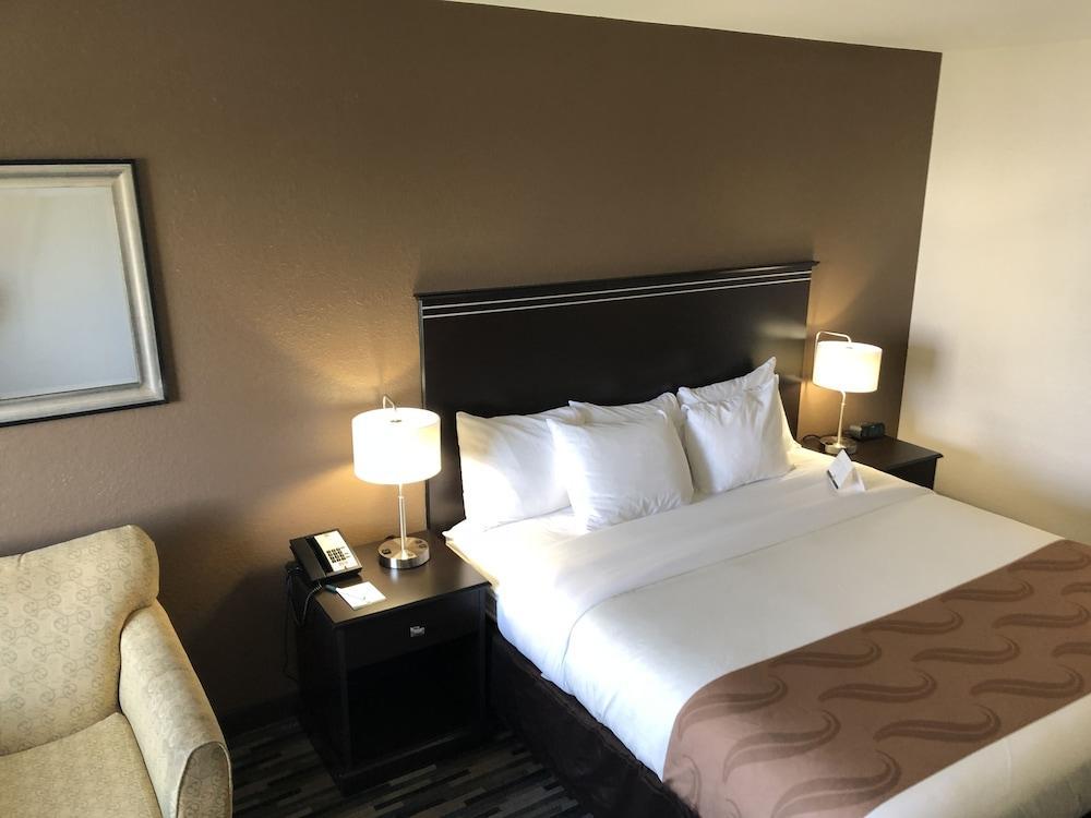 Quality Inn & Suites Denver International Airport Exterior foto