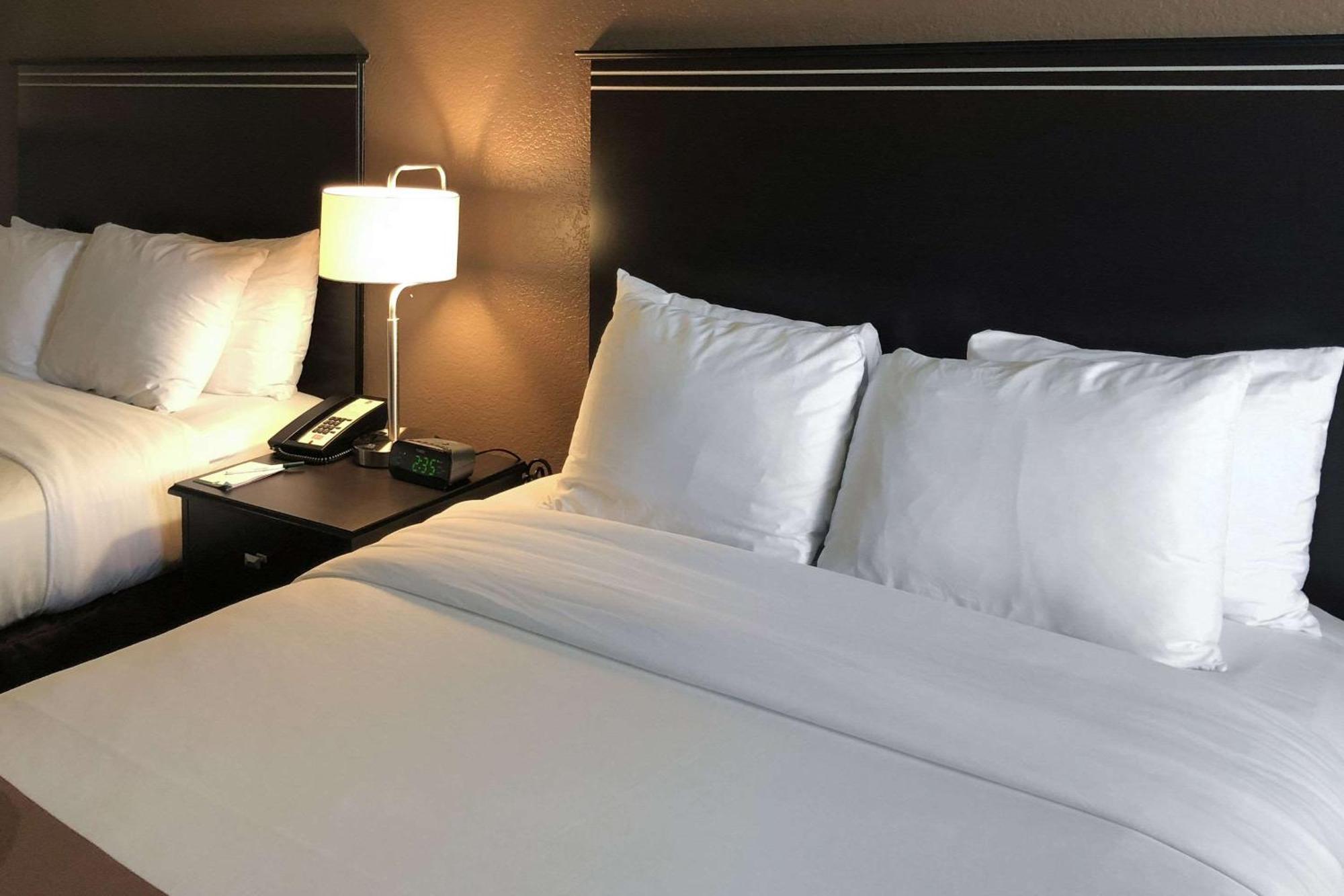 Quality Inn & Suites Denver International Airport Exterior foto