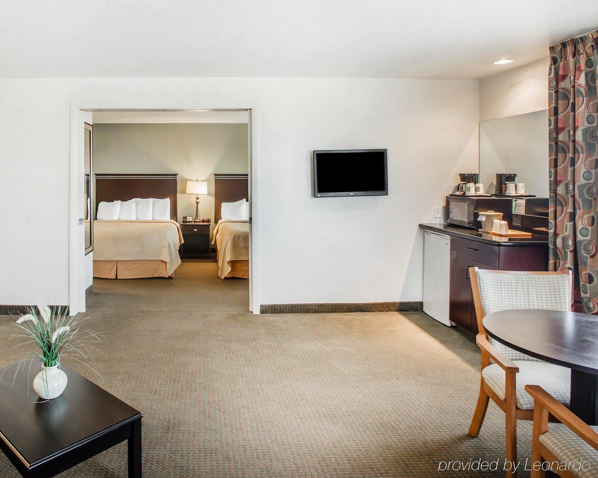 Quality Inn & Suites Denver International Airport Exterior foto